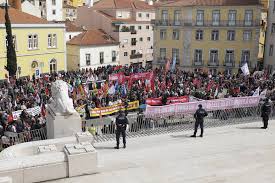Manifestação hoje em sp pelo impeachment a caminho do diretório do @pmdb_nacional agora é todo dia! Milhares Esperados Hoje Em Lisboa Para Manifestacao Da Cgtp Sic Noticias