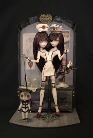 Pin By Amy Eneboe On Monster High In 2020 Custom Monster High Dolls Doll Painting Creepy Dolls