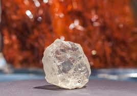 This diamond is 100% natural and raw gemstones minerals and gemstones rocks and minerals rough diamond uncut diamond the sky is falling igneous rock sticks and. The Foxfire Diamond Bedazzles As Smithsonian S Newest Rock Star At The Smithsonian Smithsonian Magazine
