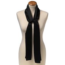 Accessoire mode de luxe, doux, et dandy chic. Foulard Rectangle Soie Pour Femme Noir