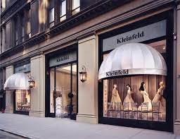 Get directions, reviews and information for kleinfeld bridal in new york, ny. Kleinfeld Felder At Least Schaufensterdeko