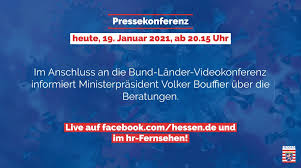 Mario draghi, präsident der ezb, luis de guindos, vizepräsident der ezb die heute ergriffenen geldpolitischen maßnahmen, einschließlich der stärker akkommodierenden. Facebook