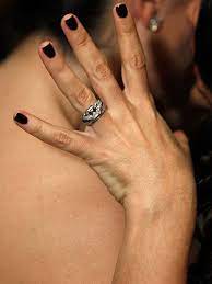 Salmahayek Engagementring Celebrity Wedding Diamondjewelry Diamonds Thediamo Wedding Rings For Women Celebrity Engagement Rings Engagement Ring Pictures