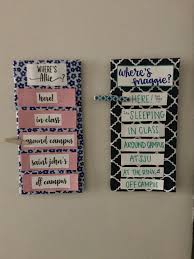60 Totally Smart Diy College Apartment Decoration Ideas On A Budget Realivin Net College Dorm Door Dorm Room Doors College Apartment Diy