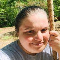 Melissa Mackey's Instagram, Twitter & Facebook