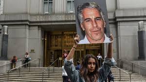 Instead of facing federal charges, epstein pleaded guilty to two state prostitution charges and served just 13 months in prison. Frankreich Ermittelt Im Fall Epstein Aktuell Europa Dw 23 08 2019