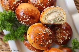 Buns Thon Et Fromage Les Ateliers Cuisine De Corinne En 2020 Alimentation Idee Recette Faire Une Pizza