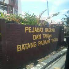 This district is administered by a local council, namely, the tapah district council, based in tapah. Photos At Pejabat Daerah Dan Tanah Batang Padang Government Building