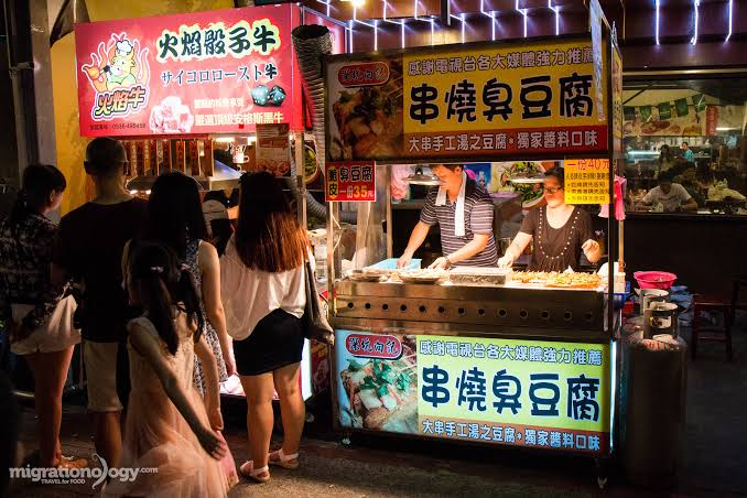 Mga resulta ng larawan para sa Shilin Night Market, street vending"