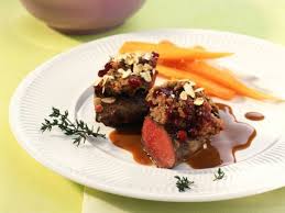 Hirschfilet Mit Preiselbeer Maronen Haube Rezept Hirschfilet Lebensmittel Essen Rezepte