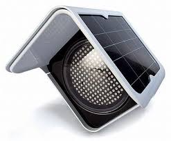 Eco Gadgets Solar Powered Traffic Lights Seem Green And Practical Ecofriend Solarenergy Solarpanels So Traffic Light Solar Power Energy Solar Power Station