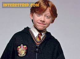 Ron was born into the weasley family on 1 march 1980, the sixth of their seven children, and the youngest son. 42 Zauberhafte Fakten Uber Ron Weasley