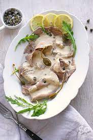 rezept crostini mit vitello tonnato schnittlauch und radieschen rezept lebensmittel essen vitello tonato rezept rezepte