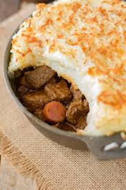 Cumberland Pie Will Remind You Of A Shepherd S Pie The Topping Of Potatoes Cheese And Bread Crumbs Is Heavenly Recipes Dessert For Dinner Savoury Dishes