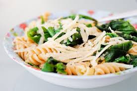 Pasta With Tetragon New Zealand Spinach Recipe Chocolate Zucchini Recette Recette Epinards Recette Pates Farcies