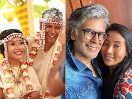 This is probably because women place more importance on resources and men on fertility. Neha Kakkar Rohanpreet Gauahar Khan Zaid Darbar Tv Couples Who Have A Huge Age Gap