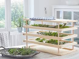 Sie möchten ihren eigenen wintergarten selber bauen? So Bauen Sie Ein Trockenregal Fur Krauter Ratgeber Bauhaus Osterreich