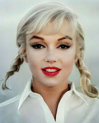 Gogglebox Mocks Meghan Markle's Hosting Advice Meghan Markle's *With Love,  Meghan* faced hilarious scrutiny from the *Gogglebox* cast, who reacted  with disbelief to her meticulous guest-hosting rituals. Meghan's insistence 