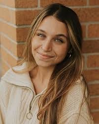 Emily Gauthier's Instagram, Twitter & Facebook