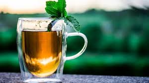 Simak cara minum teh hijau di sini. 5 Cara Minum Teh Yang Benar Agar Khasiatnya Tidak Hilang Kumparan Com