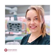 NOTRE ÉQUIPE, NOTRE FIERTÉ ] Il nous fait plaisir de vous présenter notre  nouvelle hygiéniste dentaire, Sonia Daigle! 👋🏻 Ce n'est que depuis  quelques semaines que Sonia travaille avec nous, puisqu'elle