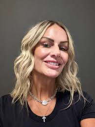 Jessica Stagg's Instagram, Twitter & Facebook