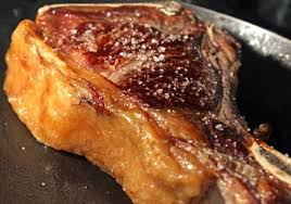 Sortir La Cote De Boeuf Au Moins 3 Heures Avant Le Debut De La Cuisson Tamponner Les 2 Cotes De La Boeuf Au Four Recette Viande De Boeuf Recettes De Cuisine