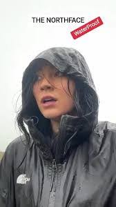 Jennifer Hennes's Instagram, Twitter & Facebook