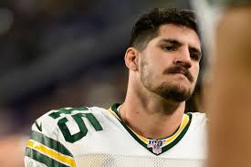 NFL Player Announces Surprise Retirement With a LinkedIn Post