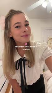 my inspo for life miss eloise at the plaza herself 📓🎀💫 #eloiseatheplaza  #costumeidea #coquetteaesthetic #halloweencostume #pinkbow