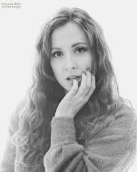 Love is only one fine star away ✨ . . #potd #blackandwhite  #aftertheglitterfades #portraitphotography #cassieomeara