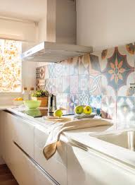 Las medidas indicadas son sobre el conjunto del pack de adhesivos azulejos. Que Son Y Como Se Ponen Los Azulejos Vinilicos O Azulejos Adhesivos