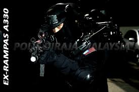 Polis kelantan mengesahkan pihaknya memohon bantuan unit bom bukit aman bagi mencari punca sebenar insiden letupan. Sukar Nak Percaya Ini Hanya Latihan Utk Bukit Aman Memang Real