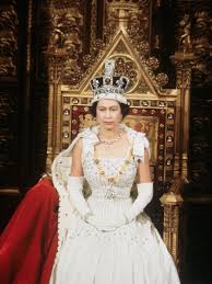 The best selection of royalty free queen crown vector art, graphics and stock illustrations. Queen Elizabeth Ii Says Your Neck Will Break If You Look Down While Wearing The Imperial Crown Vogue
