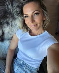 Molly Pettit's Instagram, Twitter & Facebook