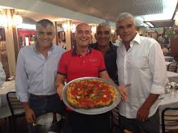 In questa pagina vi presentiamo una selezione di ristoranti nei dintorni di stazione di napoli mergellina, dall'elenco potete accedere direttamente alle scheda di presentazione individuale. Cinque Campani Tra Cui Ciro A Mergellina Tra I 70 Migliori Ristoranti Con Pizzeria Al Mondo Presentata La Guida Gazzetta Di Napoli