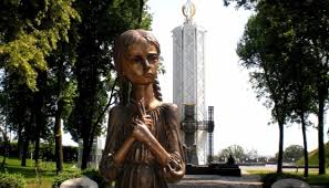 2011 — початок 2012 року. Fotovistavka Golosi Z Za Okeanu Rozpovist Pro Golodomor V Ukrayini