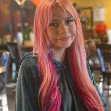 Suzanne Mayfield's Instagram, Twitter & Facebook