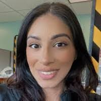 Elane Borquez's Instagram, Twitter & Facebook