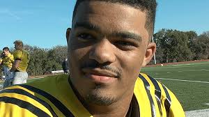 Recruit flips coin to announce he's signing with Texas (Video)