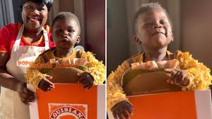 Mom And Son S Adorable Matching Popeyes Chicken Sandwich Halloween Costumes Go Viral Pix11