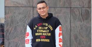 Lirik lagu bongkar ben utomo feat brayen mc. Profil Dan Biodata Lengkap Umur Gilang Dirga Yang Ngamuk Ke Netizen Hina Pekerjaan Mc Dangdut