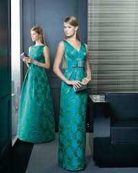 Prohibido colocarse un vestido largo por muy veraniego que te parezca. Look De Madrina Parte Del Protocolo Bodas