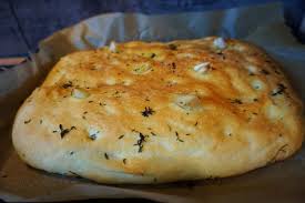 Beste Foccacia Rezept Nach Jamie Oliver Mit Rosmarin Und Olivenoel Foccacia Recipe Baking Recipes Recipes