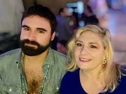 Feliz cumpleaños mi Aldo…hermoso ser humano… ha sido increíble poder  acompañarte y verte convertido en un excelente actor, cantante, bailarín ,  un “showman” como decía tu papá… 33 años… de tener tu