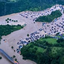 Die coronakrise beeinflusst den alltag in der stadt leverkusen. Hochwasser News Im Ticker Hauser In Der Eifel Eingesturzt Mindestens 42 Tote The Weather Channel Artikel Von The Weather Channel Weather Com