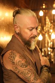 Éli — Éli Alexander Salon