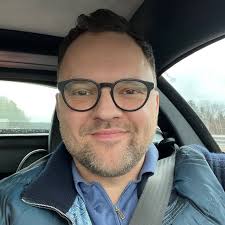 Daniel Oaks (@dandubok) • Threads, bày tỏ nhiều hơn