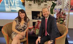 Also, she earns a salary of around $100,000 annually according to some online sources. Ellen Latzen Wiki Ruby Sue From Christmas Vacation In Real Life Tv Trend Now