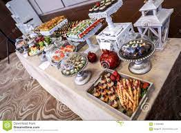 No need to tire yourself wondering if the knife would go on right or left side of the plate while laying the table. Buffet Dinner Table Setting Latest Buffet Ideas